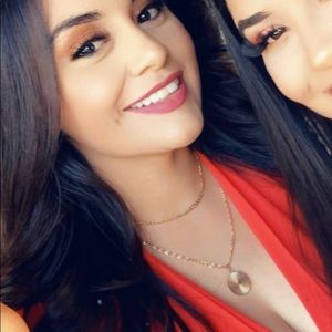 Meet your Posher, Iza